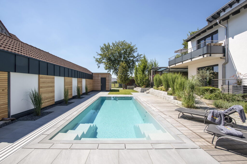 infinity pool Sverige i glasfiber
